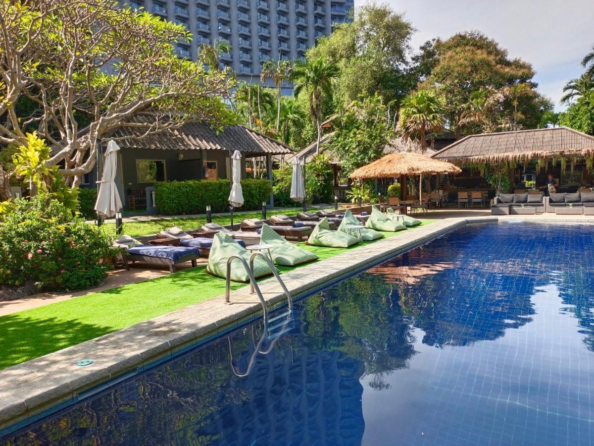 Let'S Hyde Pattaya Resort & Villas - Pool Cabanas Exterior foto