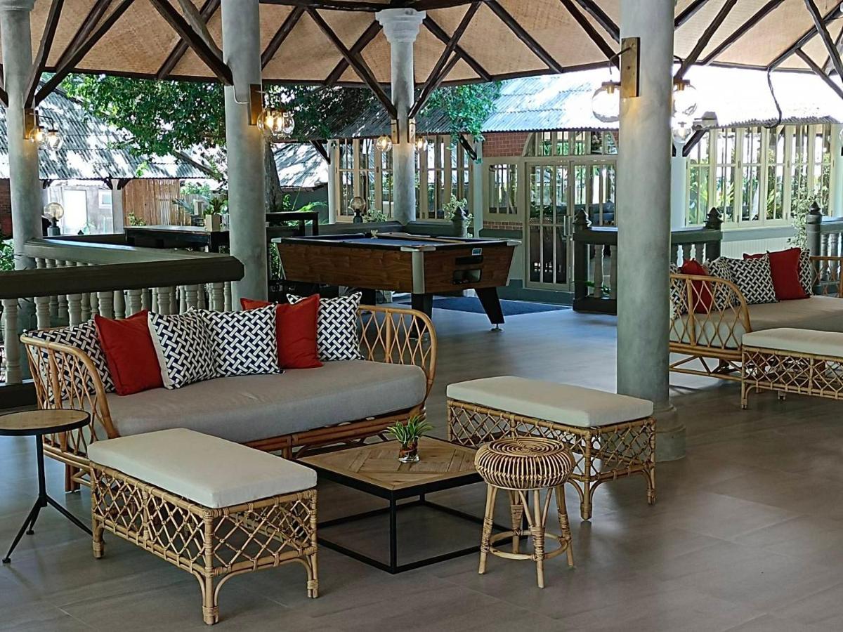 Let'S Hyde Pattaya Resort & Villas - Pool Cabanas Exterior foto