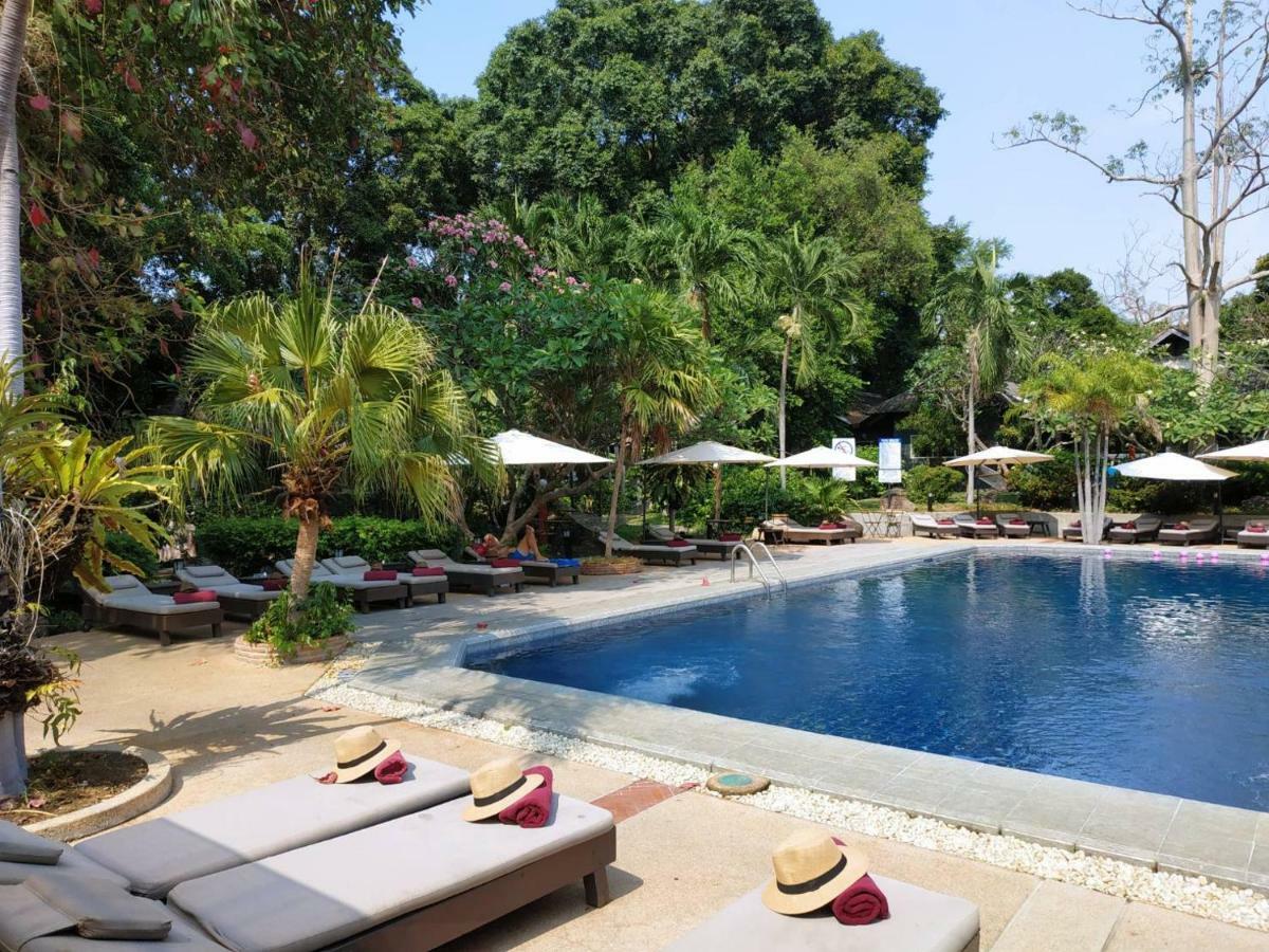 Let'S Hyde Pattaya Resort & Villas - Pool Cabanas Exterior foto